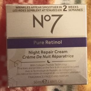 No 7 Pure Retinol Night Repair Cream